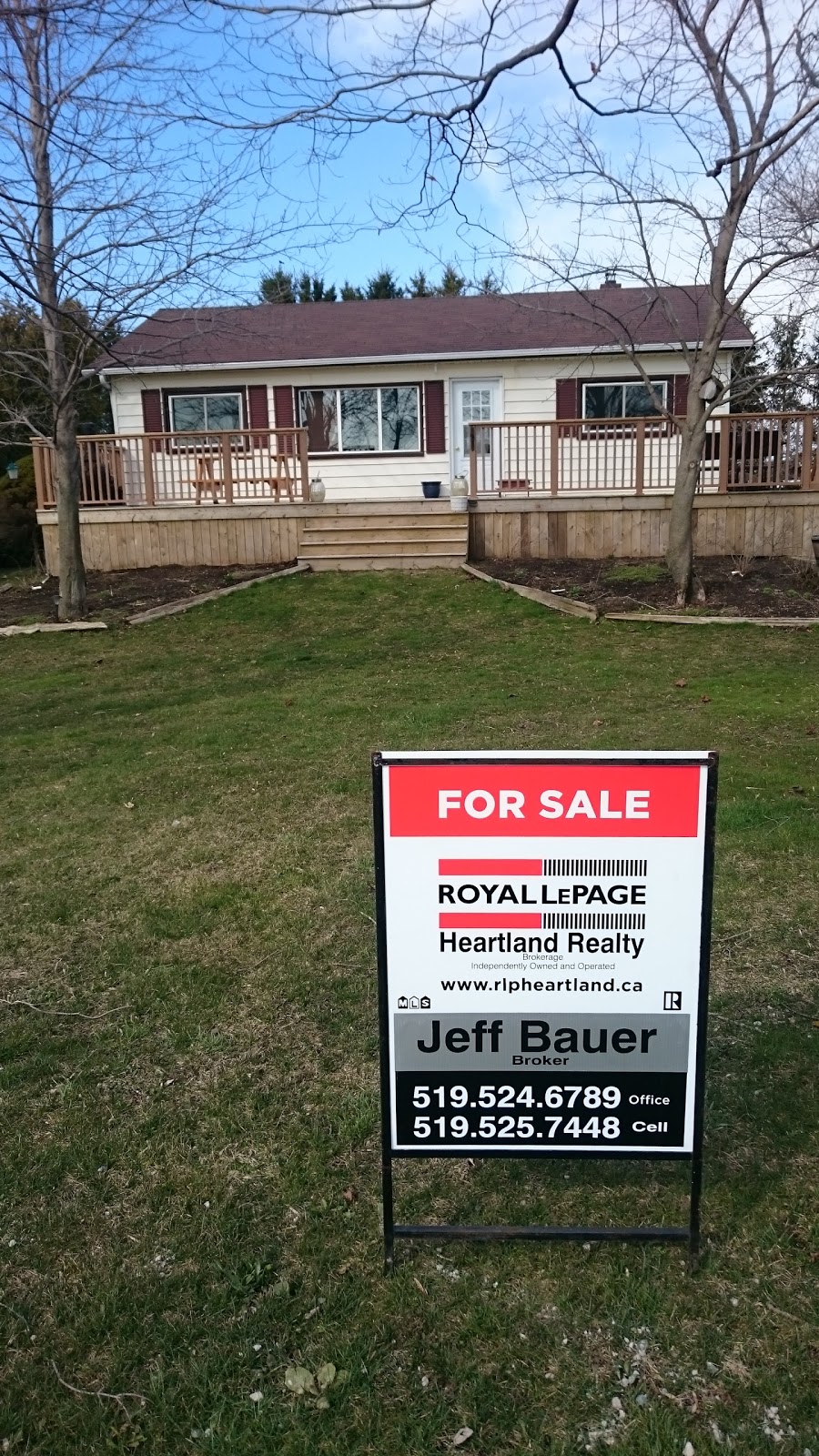 HomeField Group - Royal LePage Heartland Realty Goderich | 33 Hamilton St, Goderich, ON N7A 1P8, Canada | Phone: (519) 524-6789