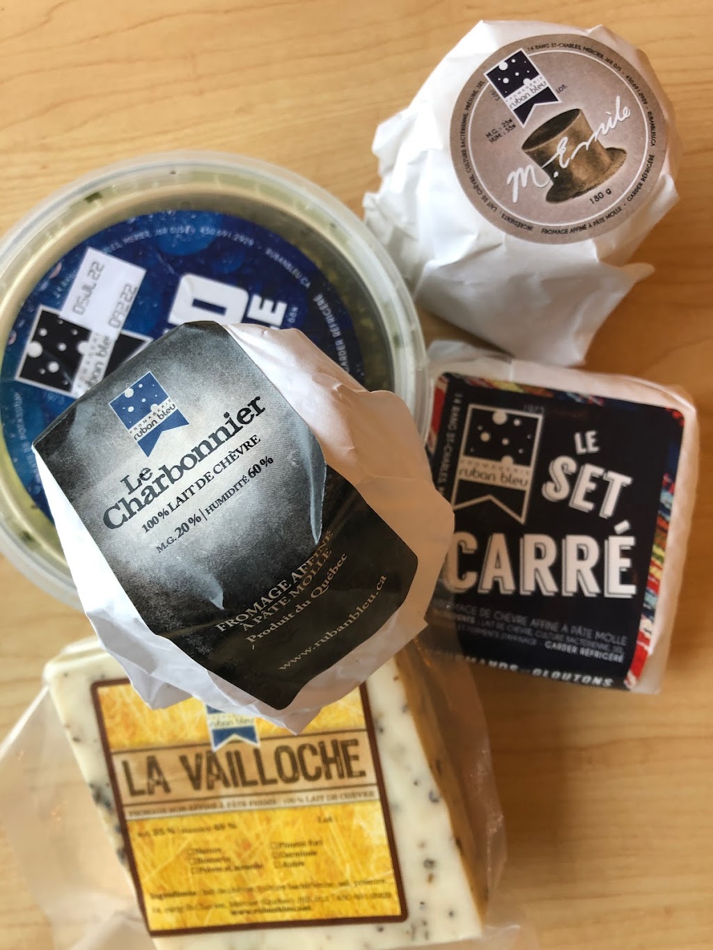 Café Ruban Bleu | 1017 Bd Saint-Jean-Baptiste local 100, Mercier, QC J6R 1B8, Canada | Phone: (450) 201-2929