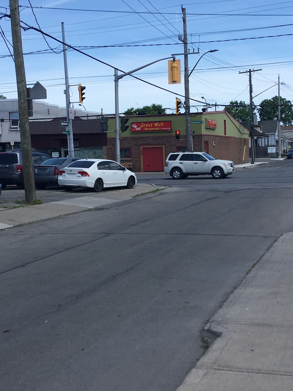 Great Wall Restaurant | 190 Kenilworth Ave N, Hamilton, ON L8H 4S2, Canada | Phone: (905) 549-2229