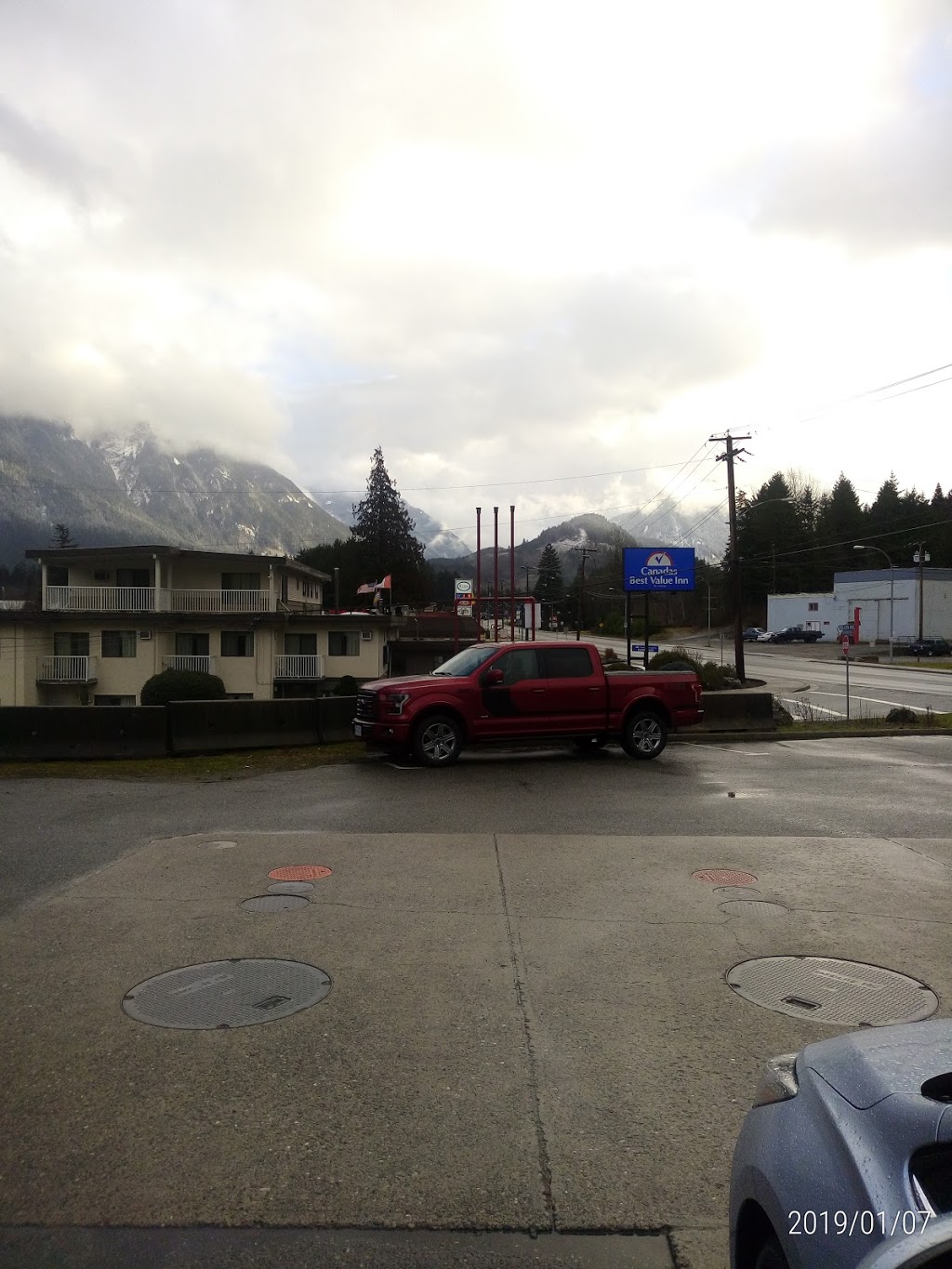 Old Hope Husky | 333 Old Hope Princeton Way, Hope, BC V0X 1L4, Canada | Phone: (604) 860-4070
