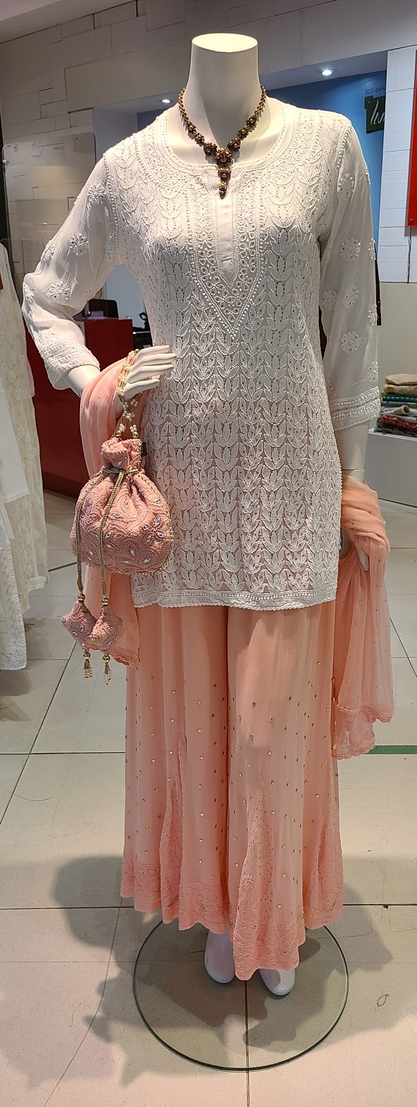 Gopikas | Town Centre, 5100 Erin Mills Pkwy, Mississauga, ON L5M 4Z5, Canada | Phone: (647) 870-6086