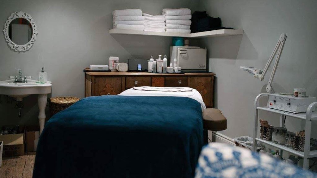 Vie Esthetic Studio | 2374 Rondel St, Gloucester, ON K1B 4M2, Canada | Phone: (613) 724-1311