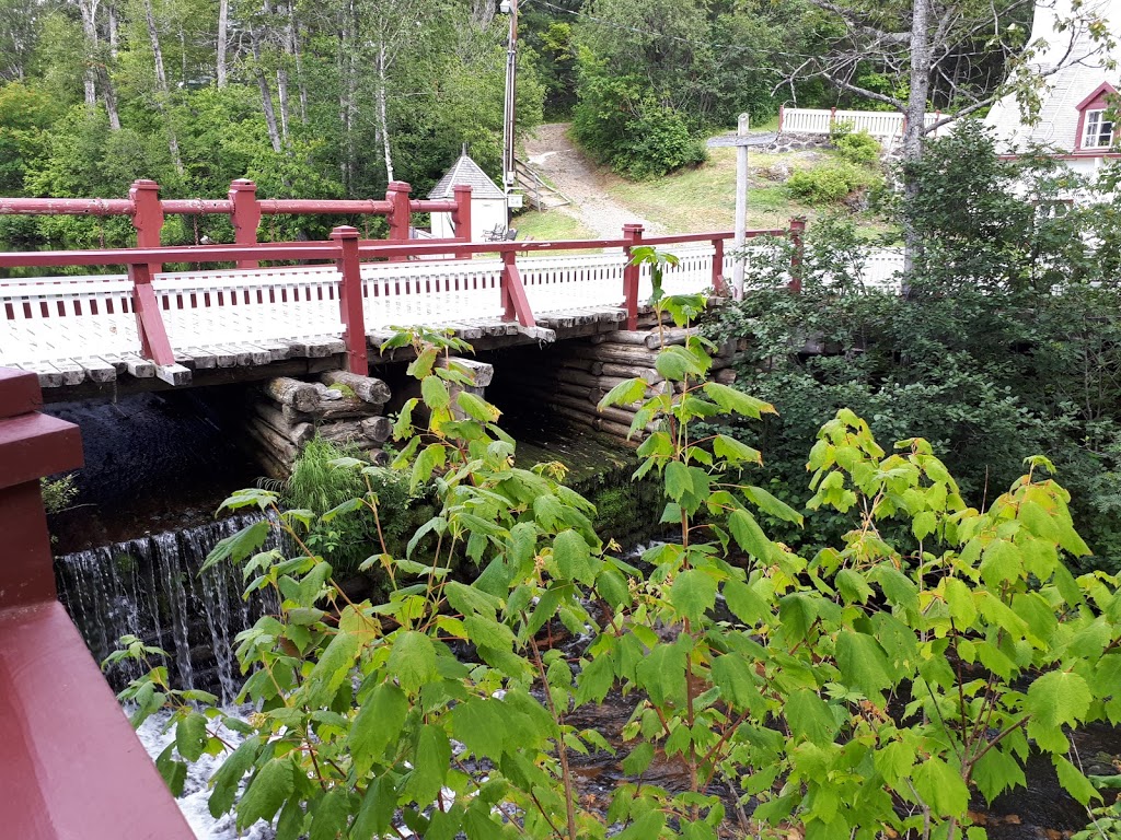 Le Moulin Seigneurial de Les Éboulements | 2040 Route du Fleuve, Les Éboulements, QC G0A 2M0, Canada | Phone: (418) 635-2239