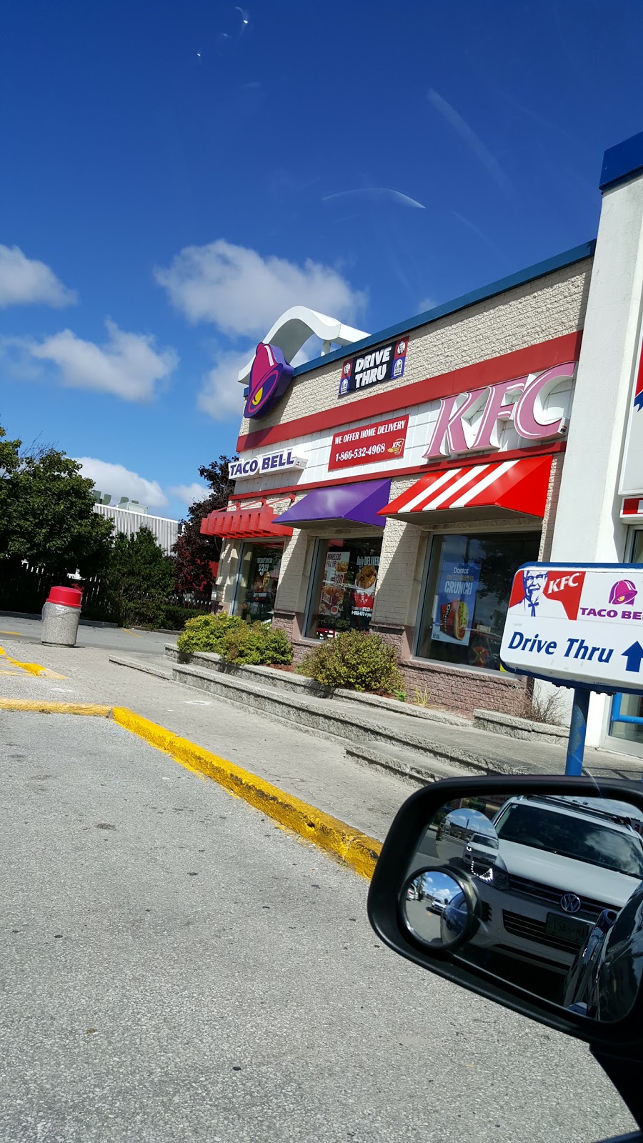 Taco Bell | 315 Bayfield St N, Barrie, ON L4M 3C2, Canada | Phone: (705) 726-7220