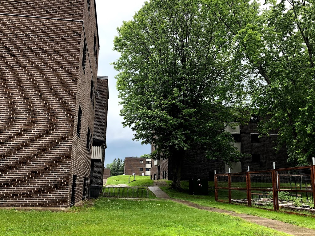 Champlain Regional College Residences | 9 Rue Winder, Sherbrooke, QC J1M 1L5, Canada | Phone: (819) 564-3675