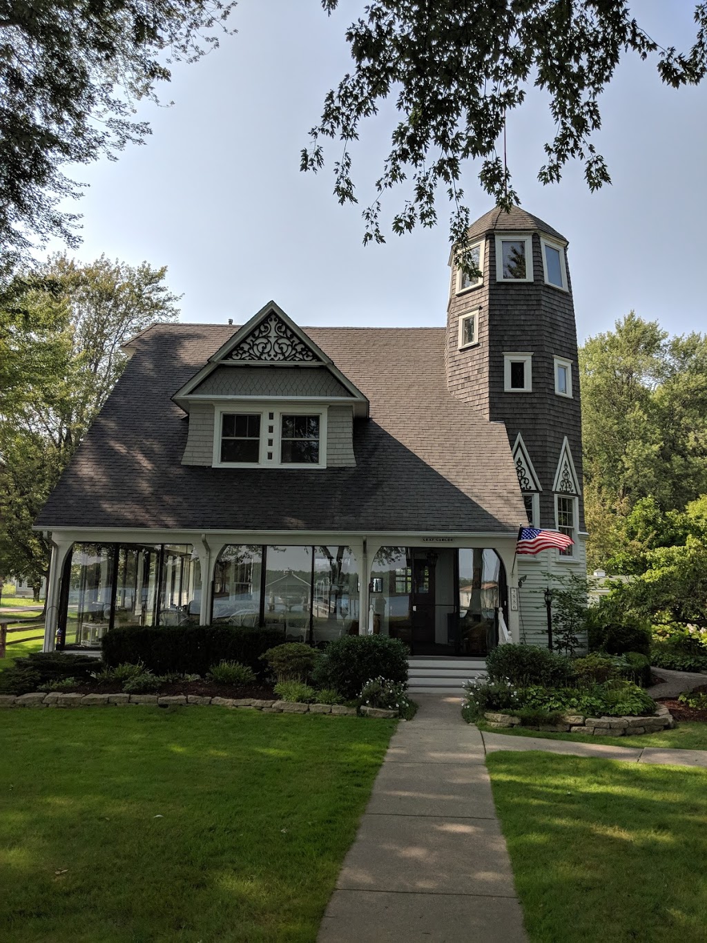 Maple Leaf | 3532 S Channel Dr, Harsens Island, MI 48028, USA | Phone: (810) 748-3676