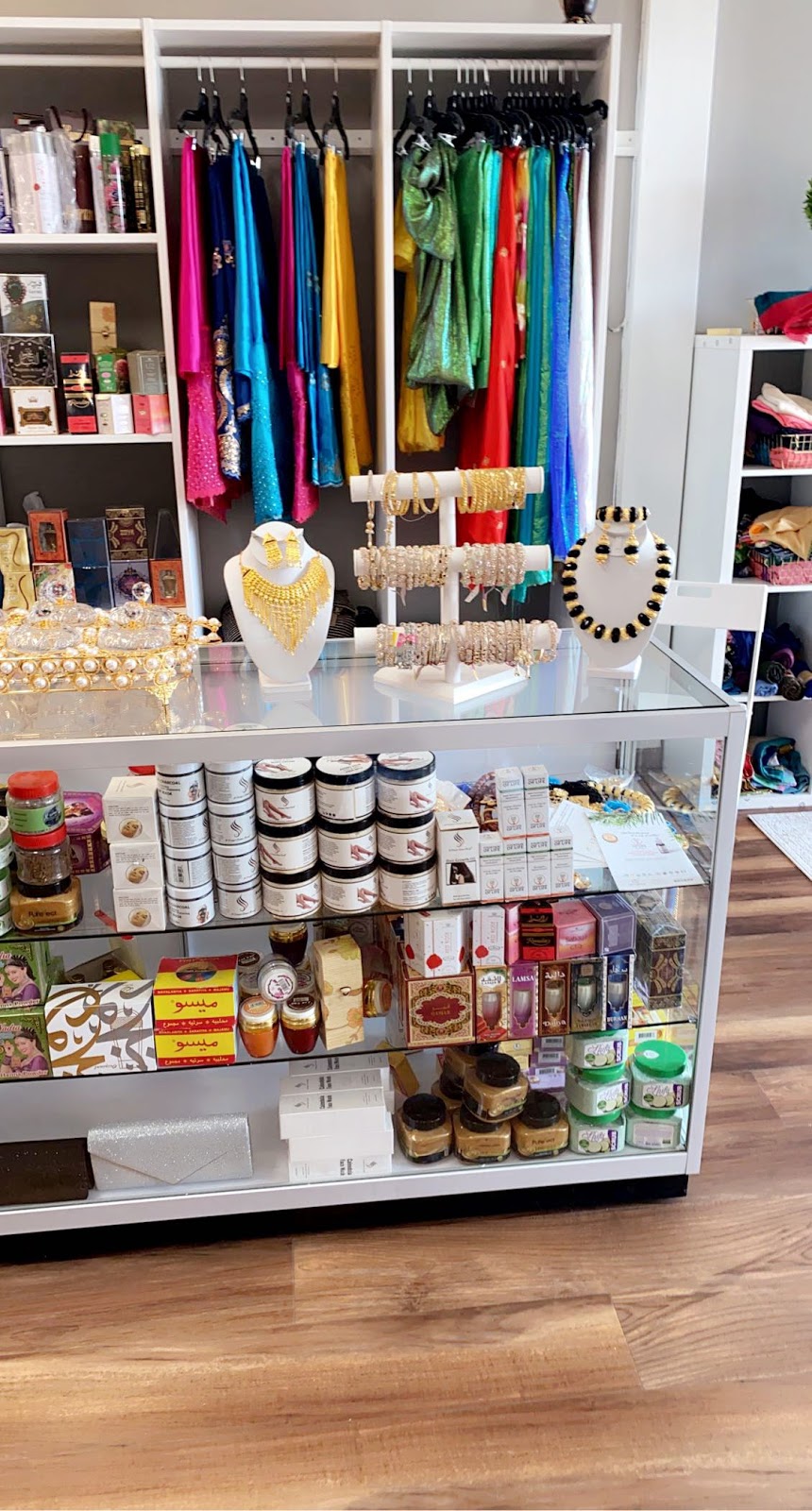 Nadines boutique | 4010 118 Ave NW, Edmonton, AB T5W 1A1, Canada | Phone: (780) 807-6674