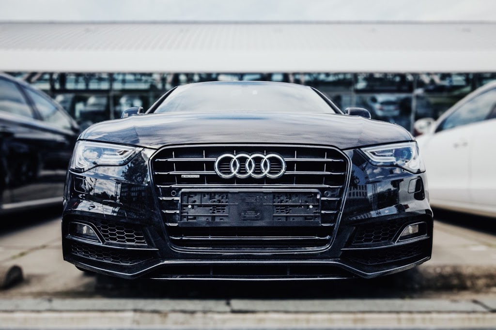 OSIX AUTO COLLISION CENTRE | 7120 Tranmere Dr, Mississauga, ON L5S 1L9, Canada | Phone: (905) 405-8555