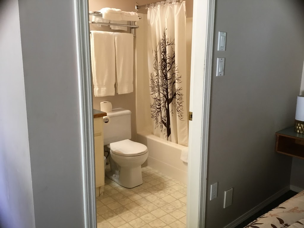 Apple Grove Motel | 6000 50 St NE, Canoe, BC V0E 1K0, Canada | Phone: (250) 832-6955