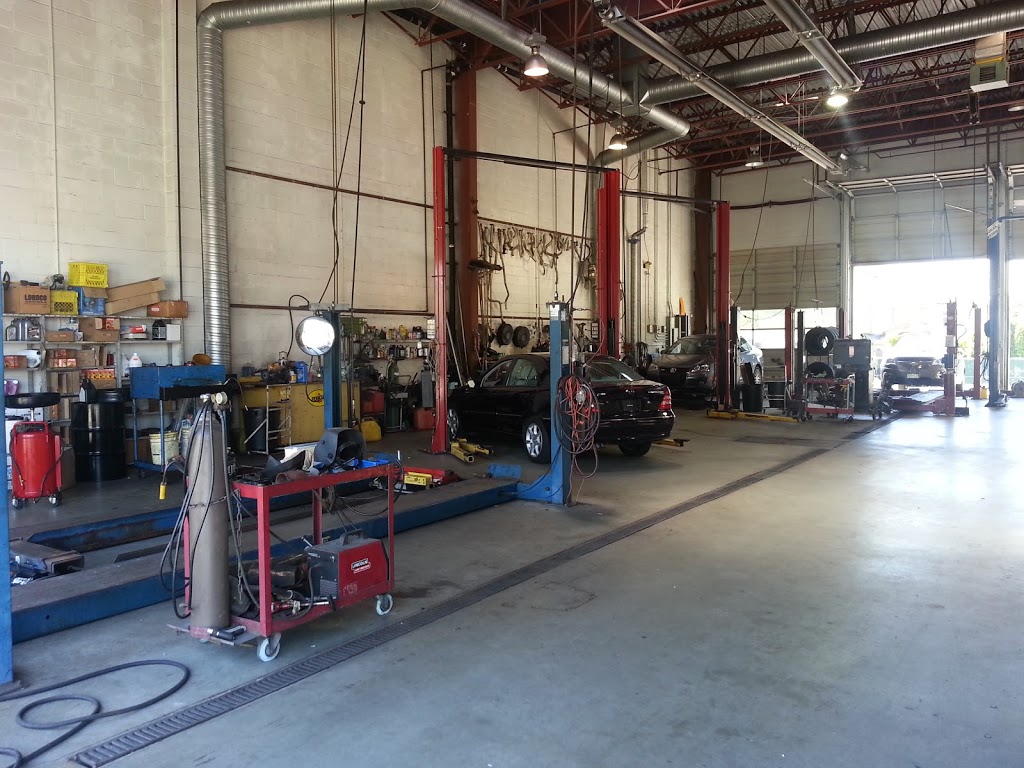 Crompton Brothers Automotive | 7797 Edmonds St, Burnaby, BC V3N 1B9, Canada | Phone: (604) 540-0304