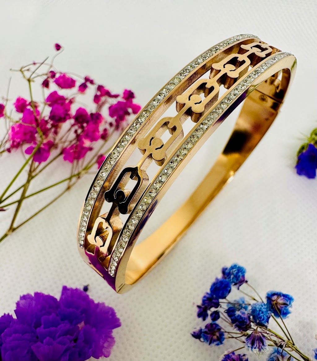 Jewels Accessoriess | #9419, Montréal, QC H8R 2M8, Canada | Phone: (514) 518-6001