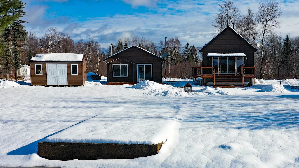 ViõChalets | 3246 Chem. des Plages, Saint-Damien, QC J0K 2E0, Canada | Phone: (450) 386-0260