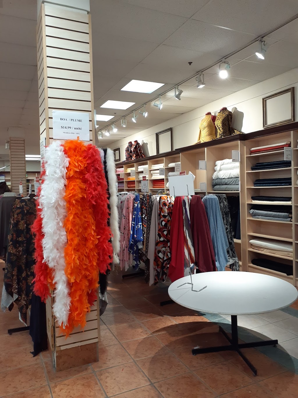 Fabricville - Magasin de tissus | 7275 R. Sherbrooke E, Montréal, QC H1N 1E9, Canada | Phone: (514) 493-6666