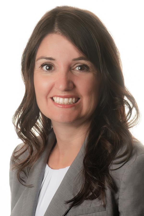 Edward Jones - Financial Advisor: Kelly B Pacheco, CFP® | 8597 E Saanich Rd, North Saanich, BC V8L 1G9, Canada | Phone: (250) 655-6392