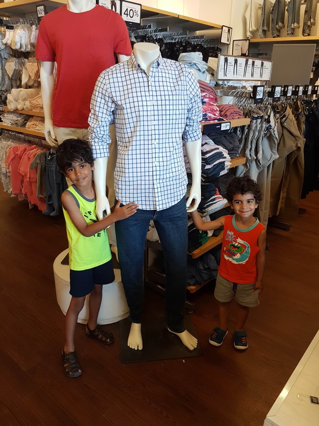 Gap Factory | 3150 Boulevard de la Gare, Vaudreuil-Dorion, QC J7V 0J5, Canada | Phone: (450) 455-1525