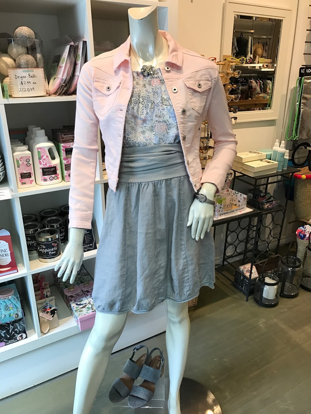Set Me Free | 2130 Queen St E, Toronto, ON M4E 1G3, Canada | Phone: (416) 698-3756