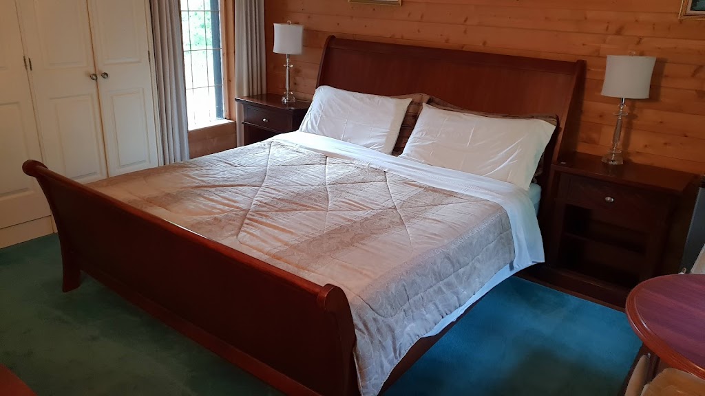 Cedarwood Lodge | 40 Cranston Rd, Providence Bay, ON P0P 1T0, Canada | Phone: (705) 377-5845