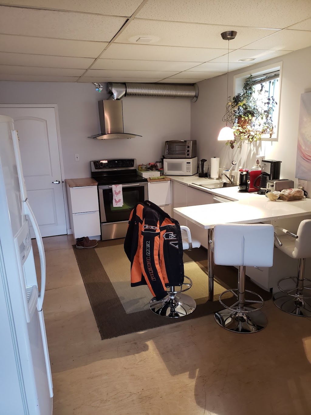 Jasper Place B&B | 8940 150 St NW, Edmonton, AB T5R 1E7, Canada | Phone: (780) 430-0275