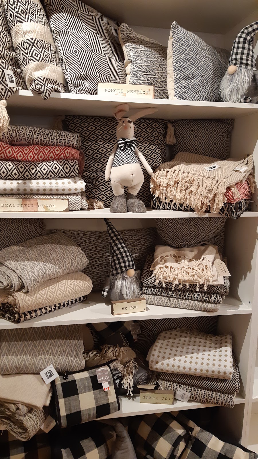 Lansing Gifts & Gallery | 3 Dundas St E, Napanee, ON K7R 1N2, Canada | Phone: (613) 409-6749