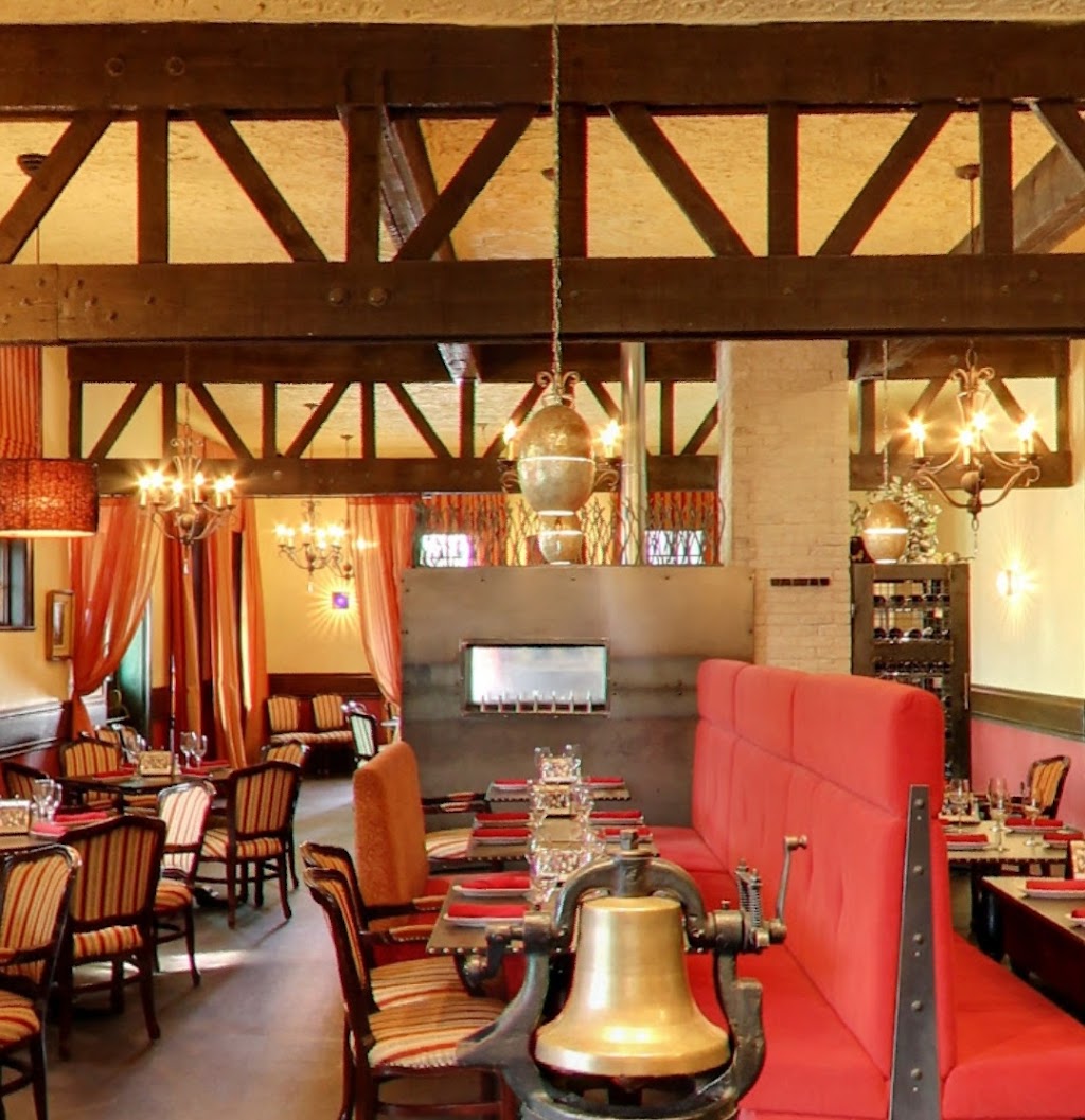 Resto Gare And Train Bar Bistro | 630 Des Meurons St, Winnipeg, MB R2H 2P9, Canada | Phone: (204) 237-7072