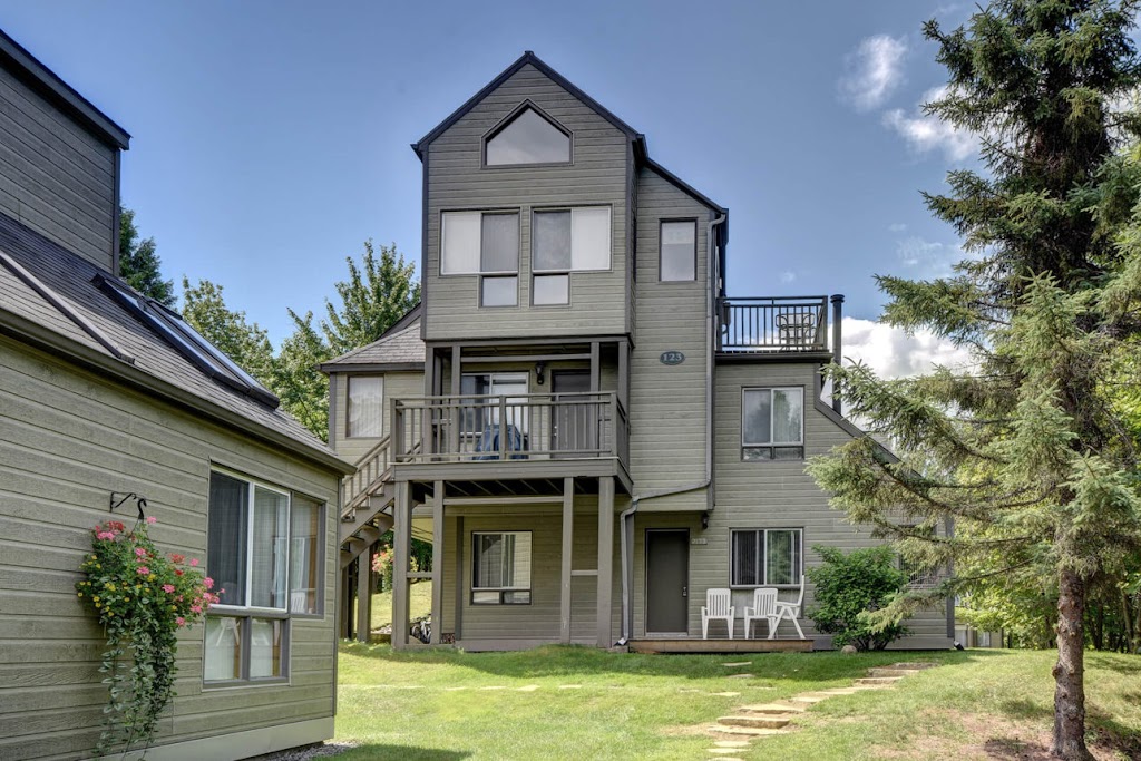 Le Villageois - Condos Mont-Tremblant by KASANIA | 123 Chem. au Pied de la Montagne, Mont-Tremblant, QC J8E 3K8, Canada | Phone: (514) 754-1988