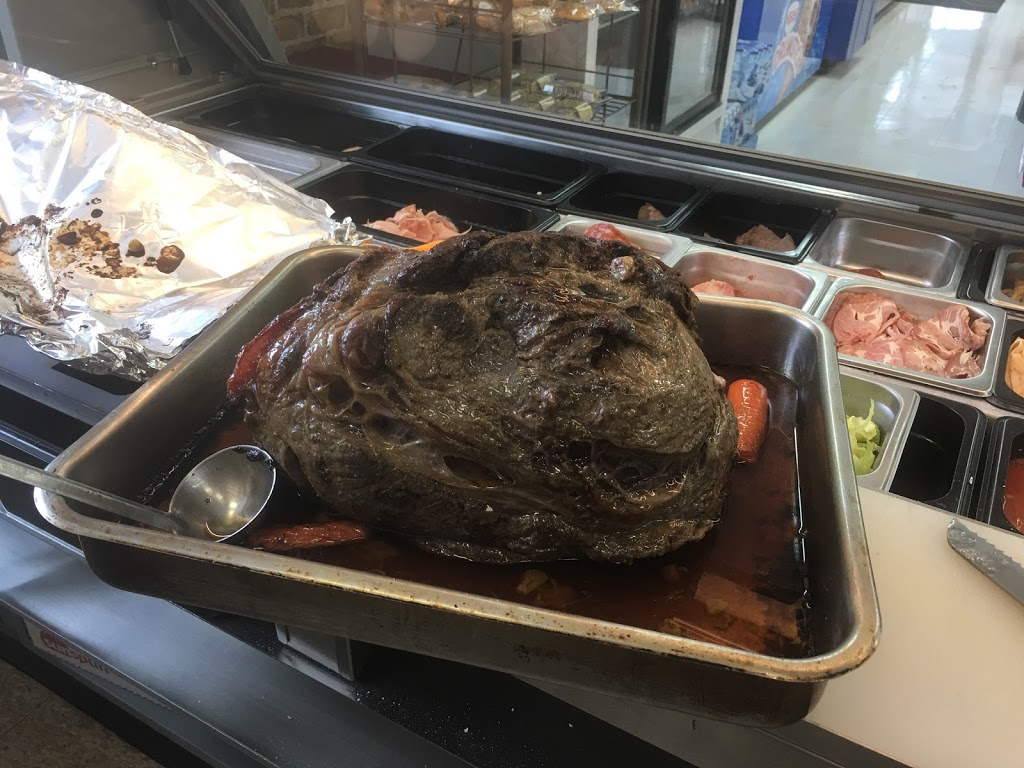 Roberto’s Corner | 1034 Pleasant Park Rd, Ottawa, ON K1G 2A1, Canada | Phone: (613) 799-0195