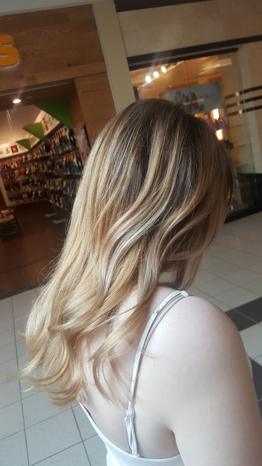 Regis Salon | 2965 Gordon Rd #755, Regina, SK S4S 6H7, Canada | Phone: (306) 586-9009