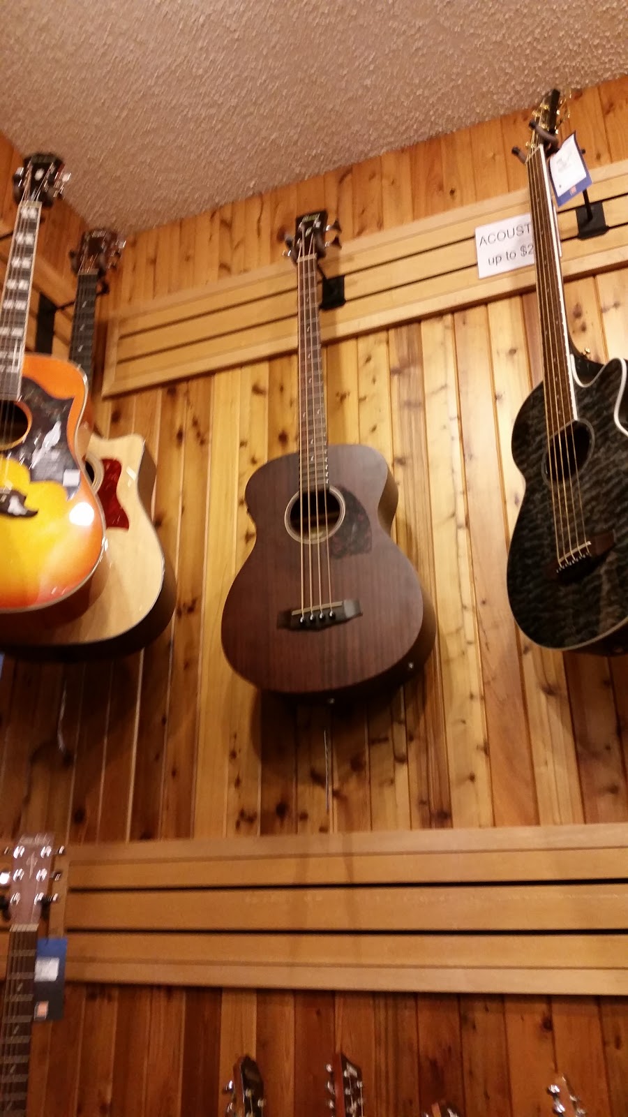 Long & McQuade Musical Instruments | electronics store | 10204 107 Ave, Edmonton, AB T5H 4A5, Canada | 7804234448 OR +1 780-423-4448