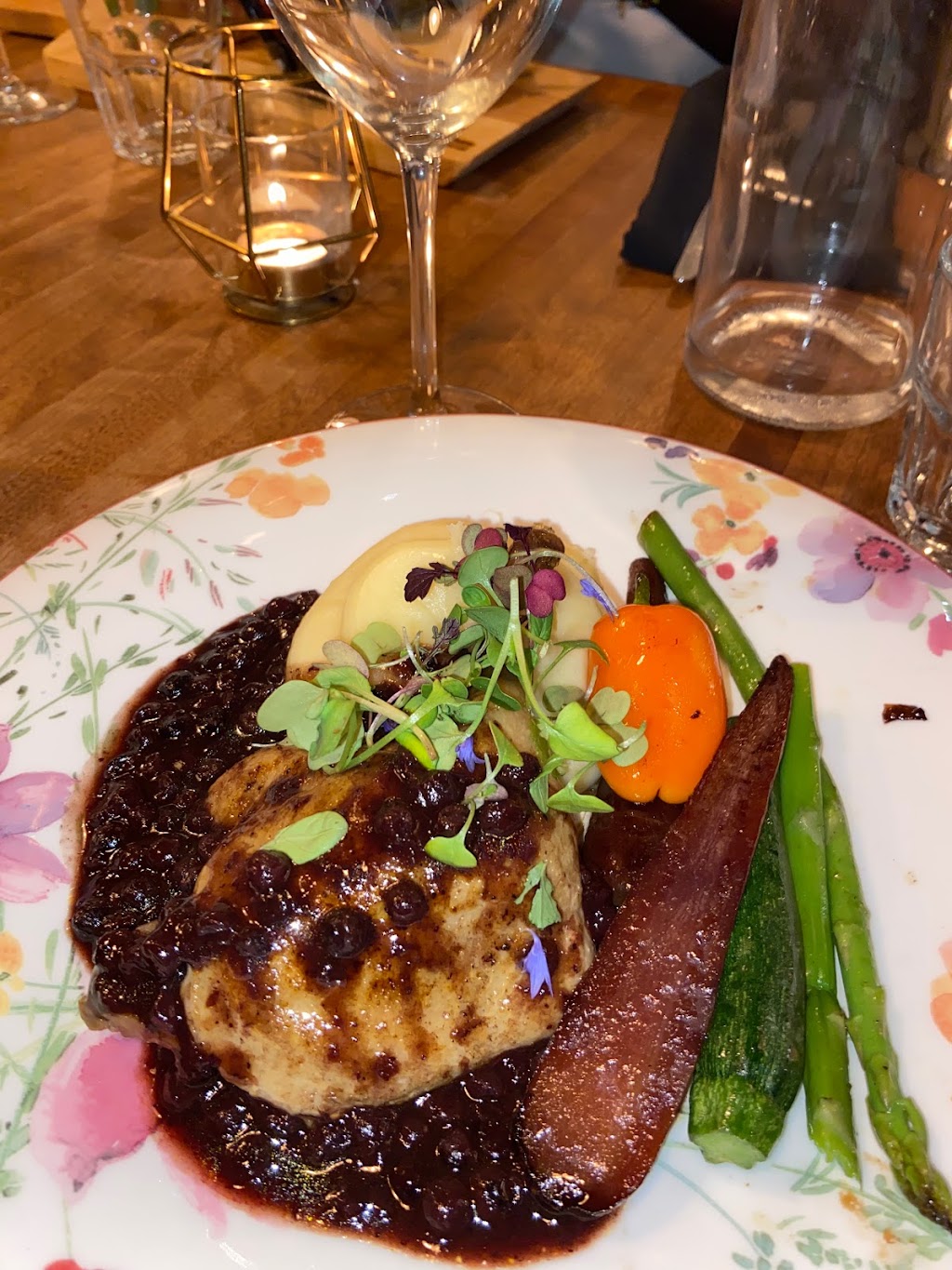 Lanas Bistro et Bar à Vin | 741 Bd des Seigneurs, Terrebonne, QC J6W 1T5, Canada | Phone: (450) 492-0000