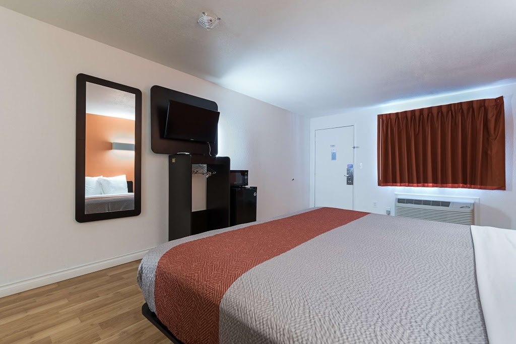 Motel 6 Ferndale WA | 5671 Riverside Dr, Ferndale, WA 98248, USA | Phone: (360) 384-4040