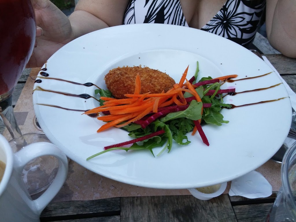 Auberge Ayers Cliff | 1087 Rue Main, Ayers Cliff, QC J0B 1C0, Canada | Phone: (819) 838-4277