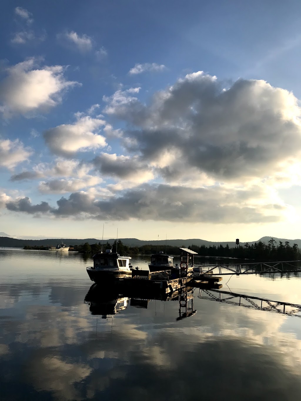 Vancouver Island Lodge | 5455 Sooke Rd, Sooke, BC V9Z 0C7, Canada | Phone: (250) 858-3611