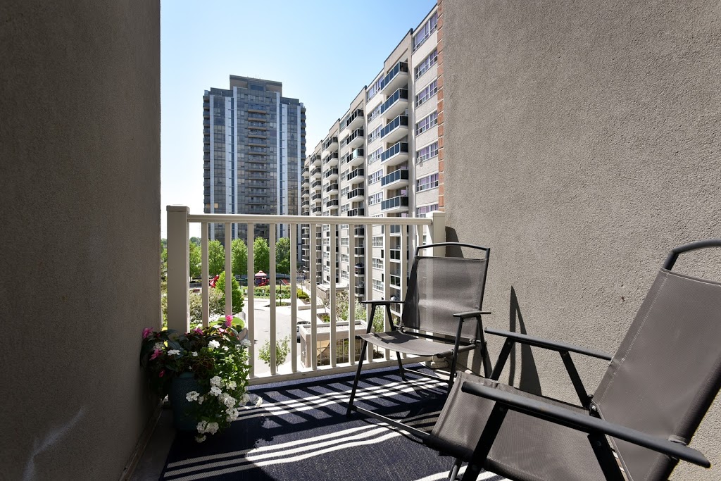 Alejandro Baez, Remax Ultimate Realty | 1192 St Clair Ave W, Toronto, ON M6E 1B4, Canada | Phone: (416) 909-5748