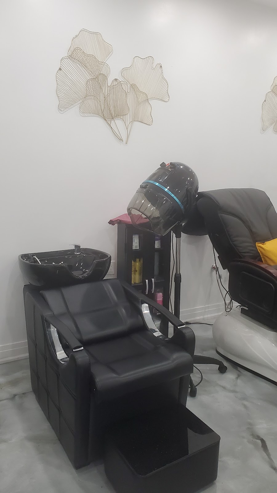 Majestic Kings & Queens Beauty Salon | 303 Col Phillips Dr Unit 107, Shelburne, ON L9V 3W1, Canada | Phone: (226) 917-2258