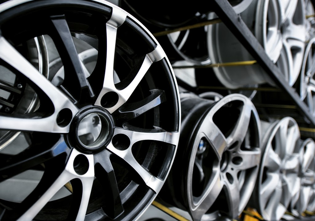 POINT-S HALLÉ PNEUS ET MÉCANIQUE EXPRESS POINT-S VITRES DAUTOS  | 183 Rue Notre-Dame, Repentigny, QC J6A 2R1, Canada | Phone: (450) 582-3110 ext. 224