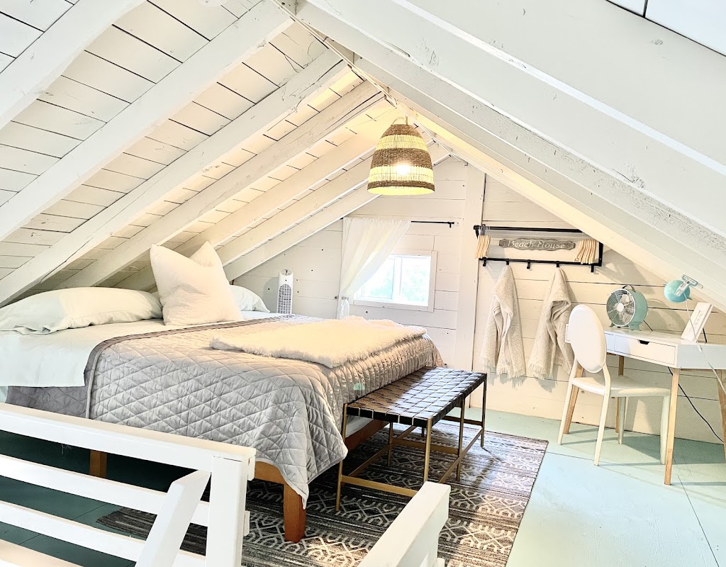 The Little Blue Beach House | 141 Greatview Trail, Pembroke, ON K8A 6W2, Canada | Phone: (289) 929-4171