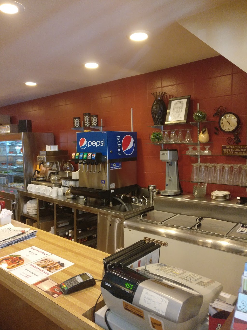 Johnnys Restaurant | 39 Talbot St E, Aylmer, ON N5H 1H3, Canada | Phone: (519) 765-1724
