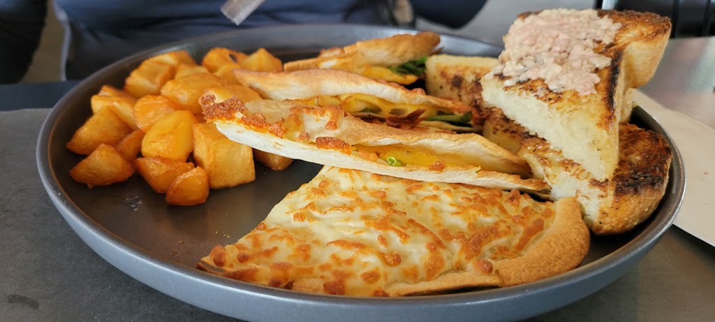 Restaurant Le Bouleau | 454 QC-138, Les Escoumins, QC G0T 1K0, Canada | Phone: (418) 233-3330