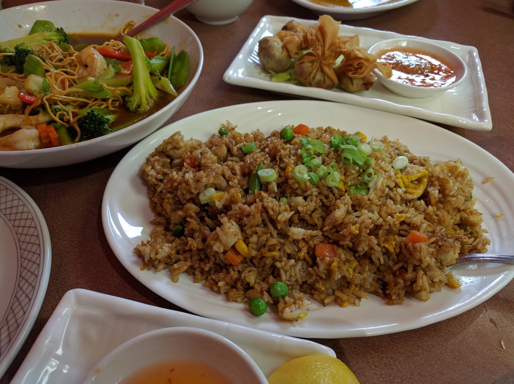 Vientiane Restaurant | 12-208 Marion St, Winnipeg, MB R2H 0T6, Canada | Phone: (204) 235-1576