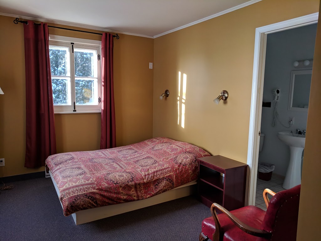 Chalets Domaine DEschaillon | Deschaillons-sur-Saint-Laurent, QC G0S 1G0, Canada | Phone: (819) 292-2380