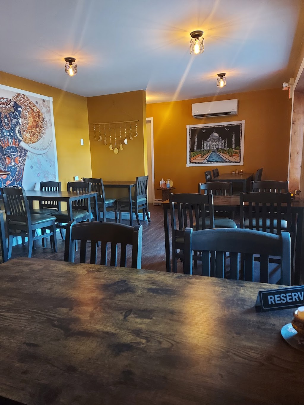 Lotus Indian Bistro | 69 Colborne St, Fenelon Falls, ON K0M 1N0, Canada | Phone: (705) 307-0325