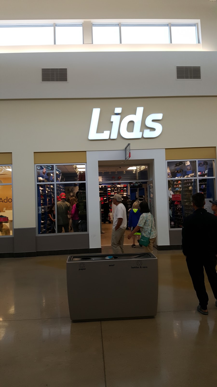 Lids | 3311 Simcoe 89 F50, Cookstown, ON L0L 1L0, Canada | Phone: (705) 458-4443