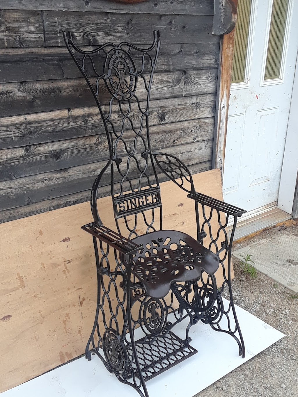 kréations karlius artisan récupérateur | 1093 Rue St Édouard, Saint-Urbain, QC G0A 4K0, Canada | Phone: (418) 633-6842