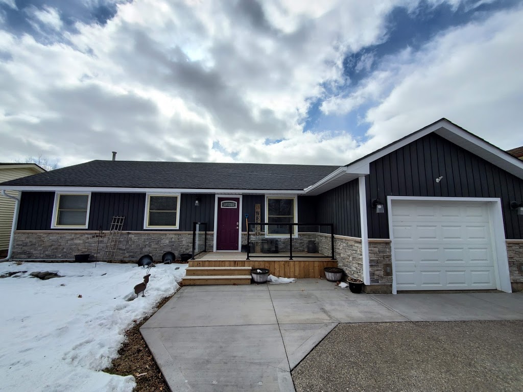 Javier Zuleta Realtor | 10 Lakeside Dr, Stoney Creek, ON L8E 5C2, Canada | Phone: (289) 219-0469