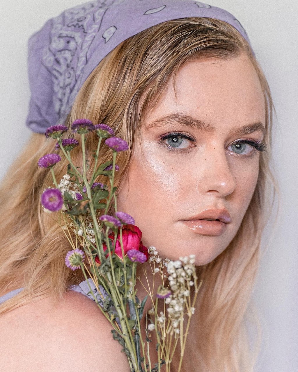 Crisp Makeup by Vitoria K | 5257 Sonora Dr, North Vancouver, BC V7R 3V7, Canada | Phone: (778) 868-3867