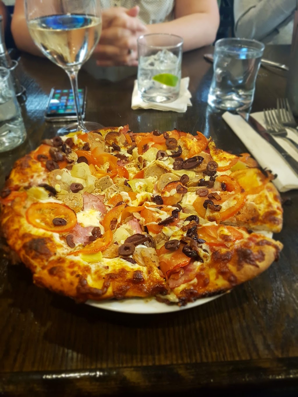 Santa Ana Pizzeria & Bistro | 1631 St Marys Rd, Winnipeg, MB R2N 1Z4, Canada | Phone: (204) 415-1440