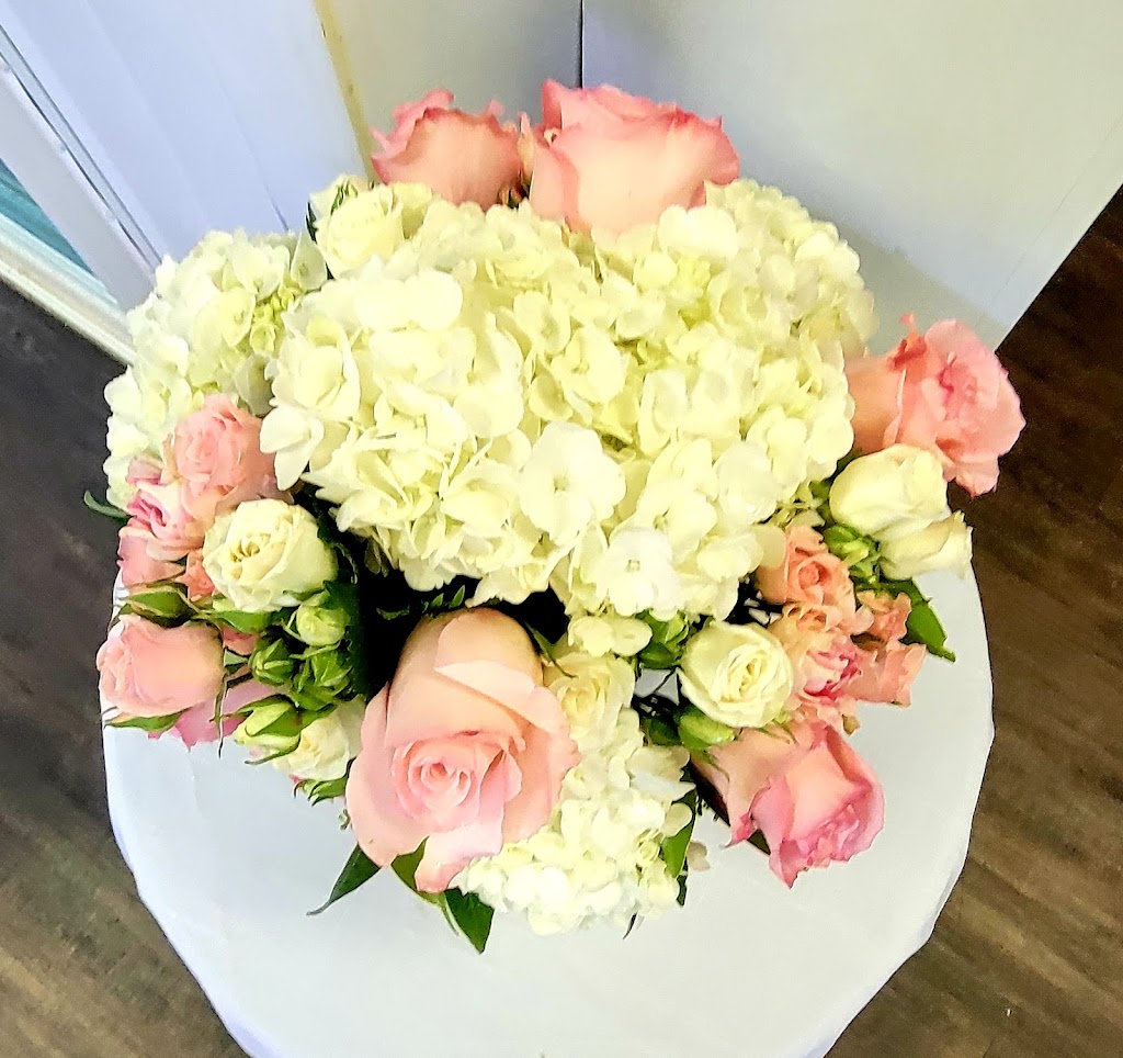 Rosebay Florist | 2525 McCallum Rd unit 110, Abbotsford, BC V2S 3R1, Canada | Phone: (604) 853-4444