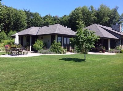 Country Bay Manor B&B | 2502 Blokker Rd, Nanoose Bay, BC V9P 9E8, Canada | Phone: (250) 468-9707