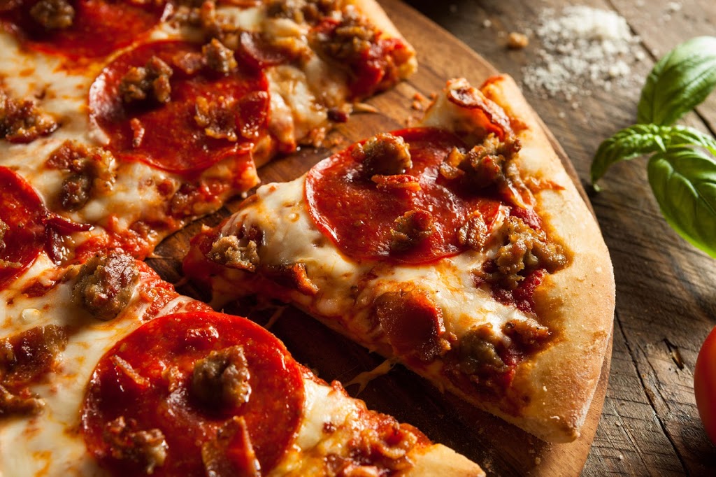 Orange Bob-Pizza and more... | 7337 Sierra Morena Blvd SW #8, Calgary, AB T3H 3V4, Canada | Phone: (403) 242-5678