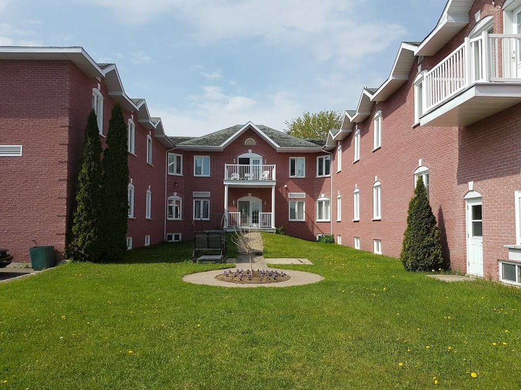Villa Louiseville | 341 Avenue St Jacques, Louiseville, QC J5V 1C7, Canada | Phone: (819) 228-0096